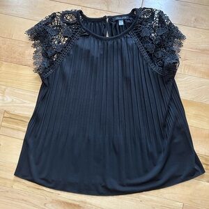 Medium cable and gauge black dress shirt